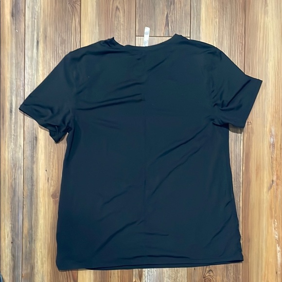 Fabletics Black Crew Neck Short Sleeve Workout T Top Size L - Picture 3 of 4